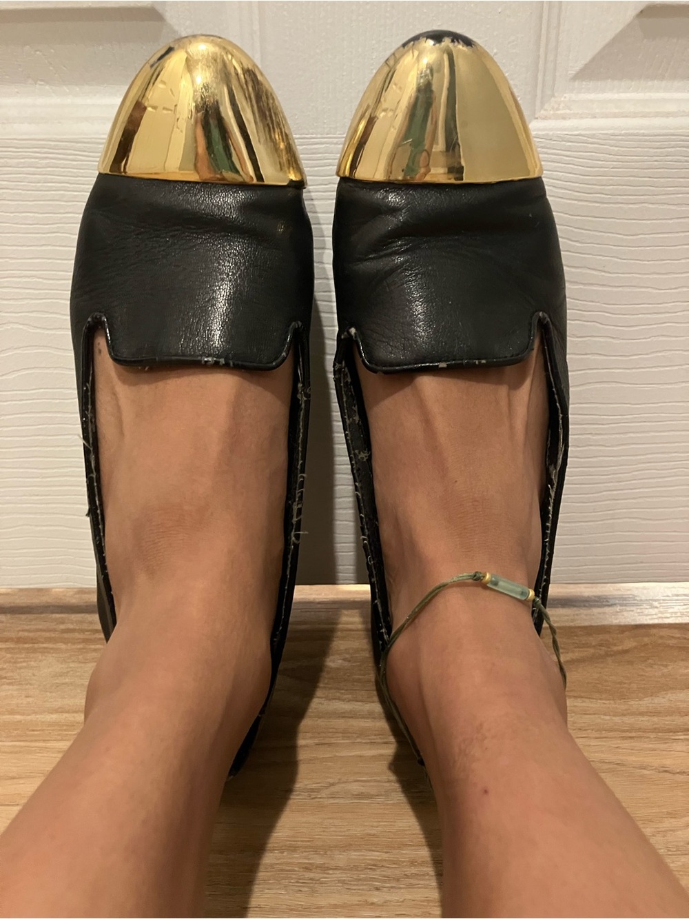 Kenneth Cole Reaction Black Flats with Gold Cap Toe